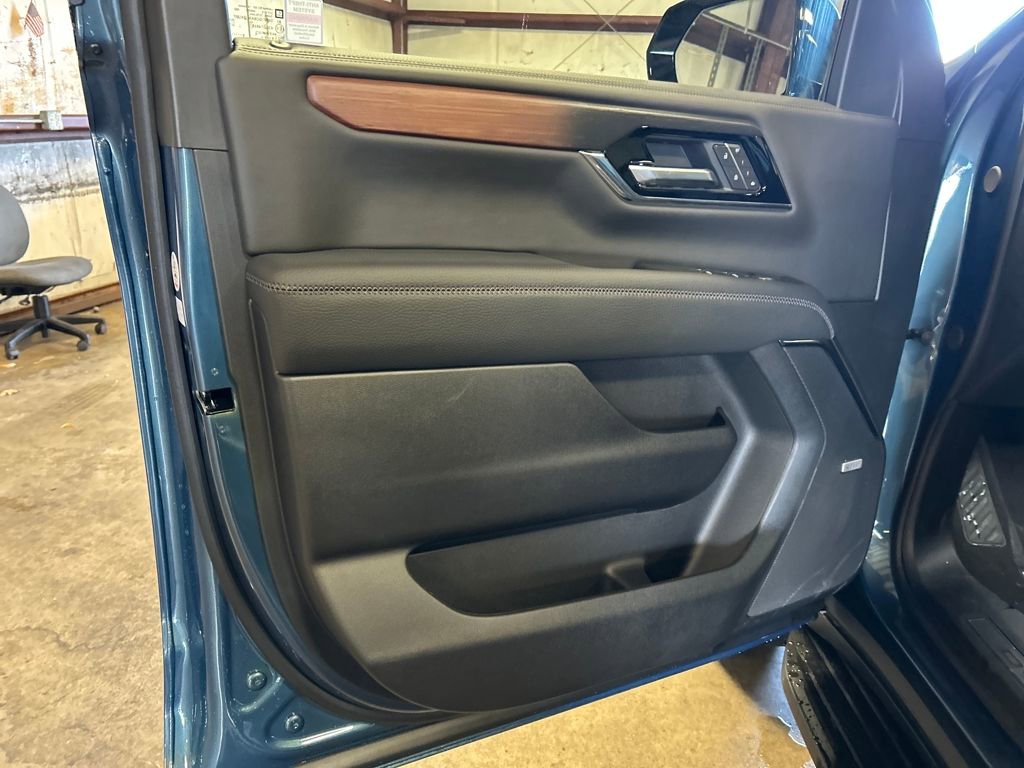 New 2026 GMC Yukon XL Denali image 11