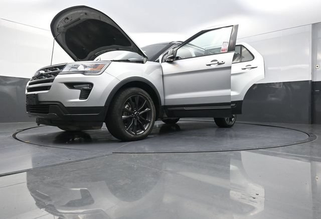 Used 2019 Ford Explorer XLT w/ Equipment Group 202A AWD/4WD image 33