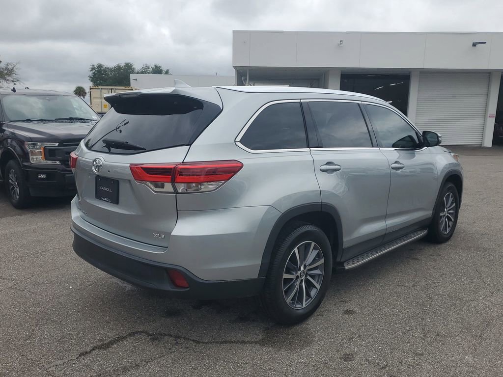 Used 2019 Toyota Highlander XLE image 6