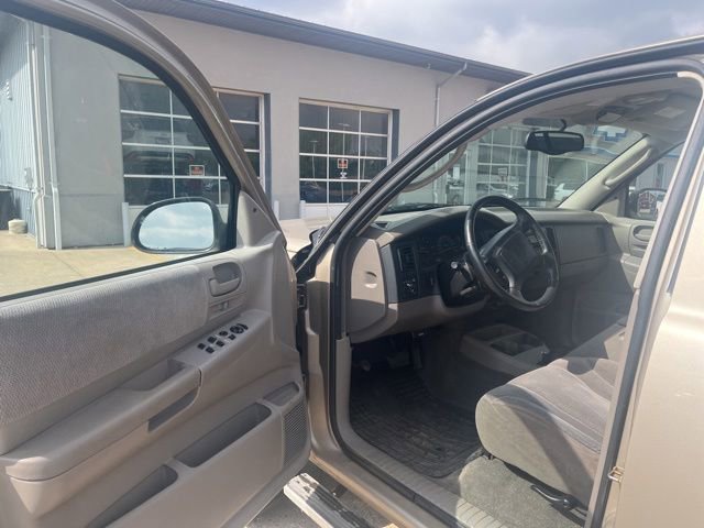 Used 2004 Dodge Dakota SLT w/ Deluxe Convenience Group AWD/4WD image 9