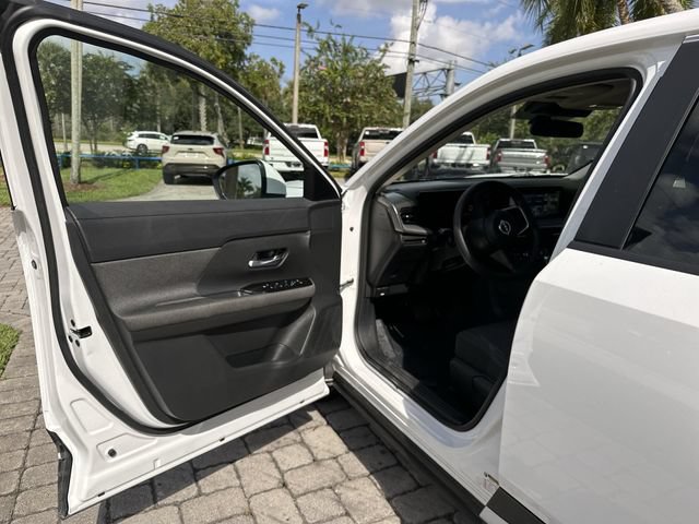 Used 2025 Nissan Kicks SV FWD image 22