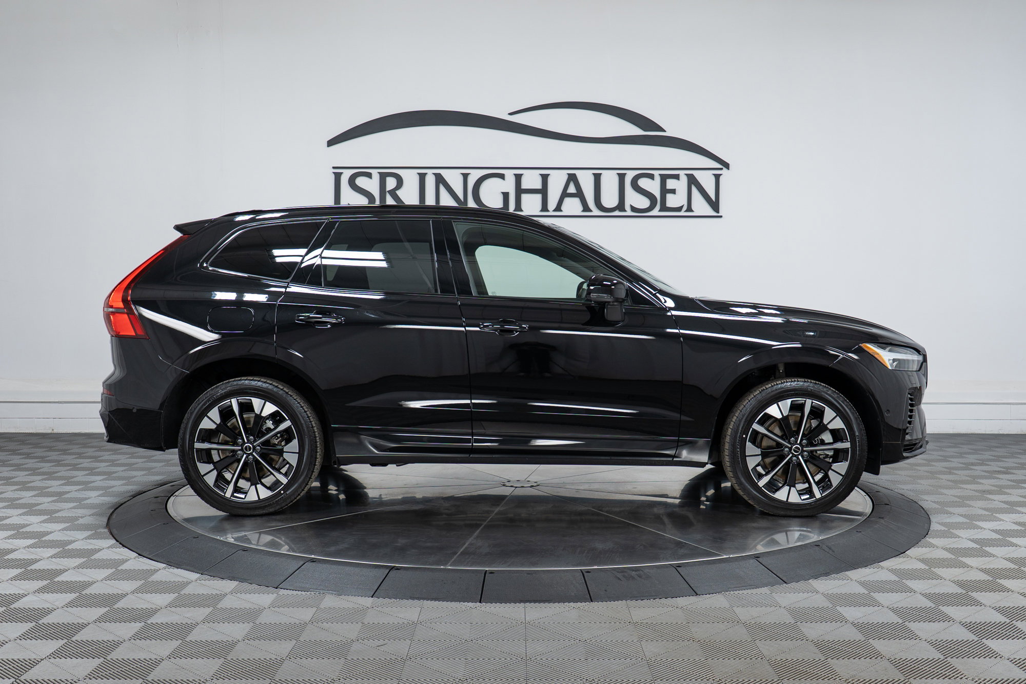 New 2026 Volvo XC60 T8 Plus w/ Protection Package Premier image 4