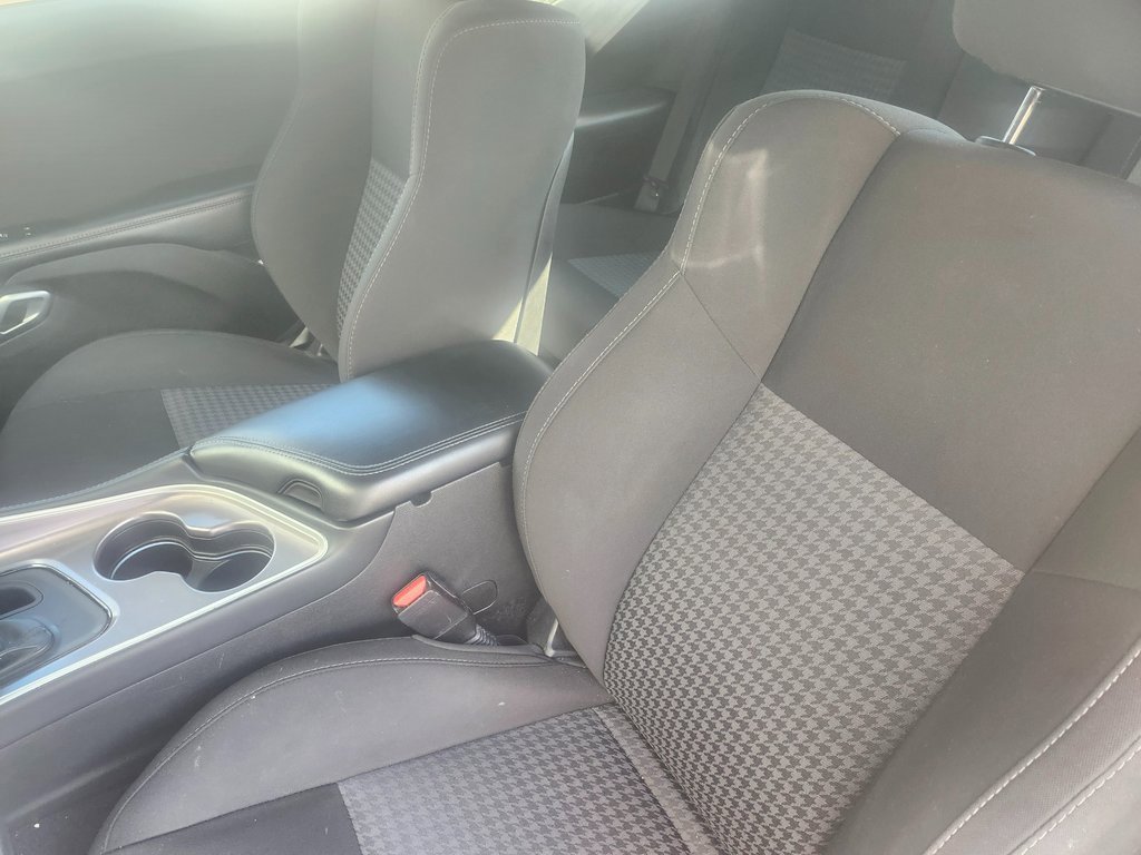 Used 2022 Dodge Challenger GT image 16