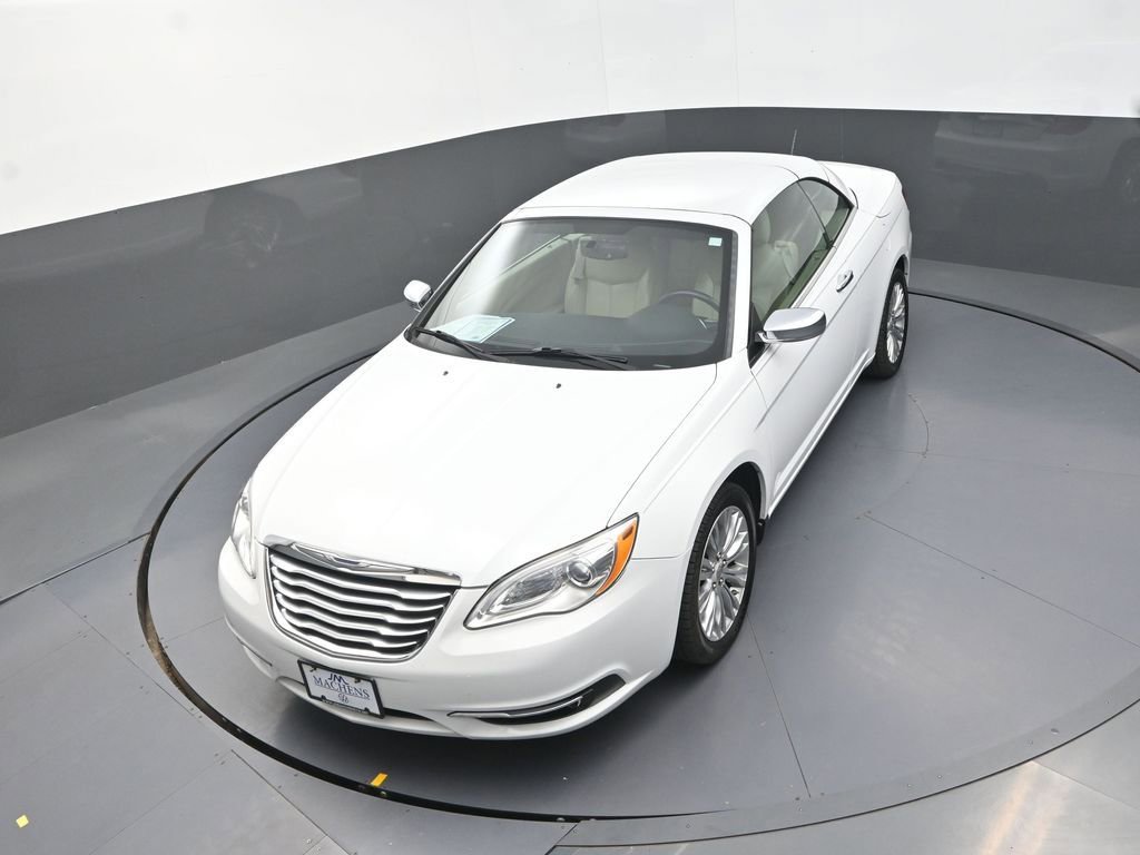 Used 2011 Chrysler 200 Limited FWD image 16
