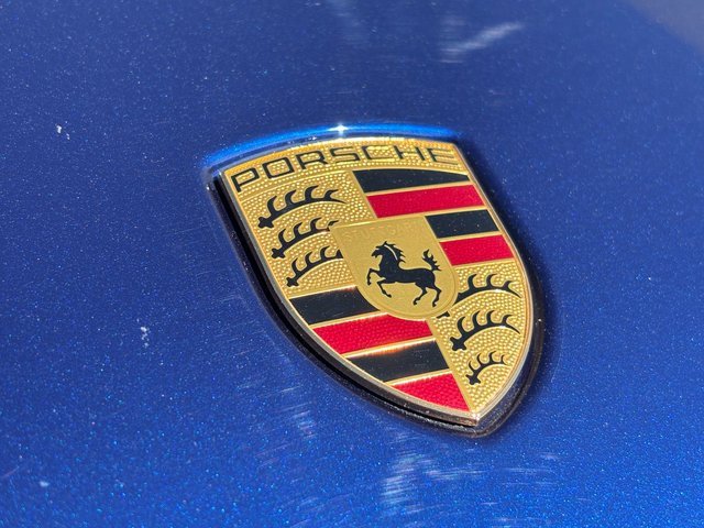 Certified 2025 Porsche Macan image 27