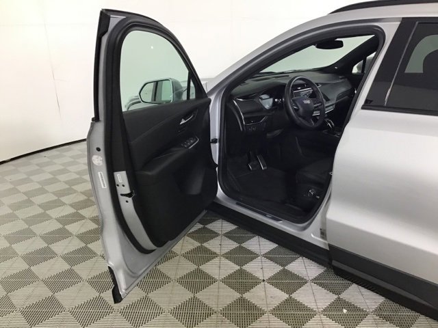 Used 2020 Cadillac XT4 Sport w/ Driver Awareness Package image 10