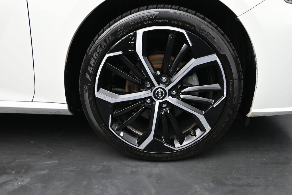 Used 2025 Nissan Altima 2.5 SR FWD image 10