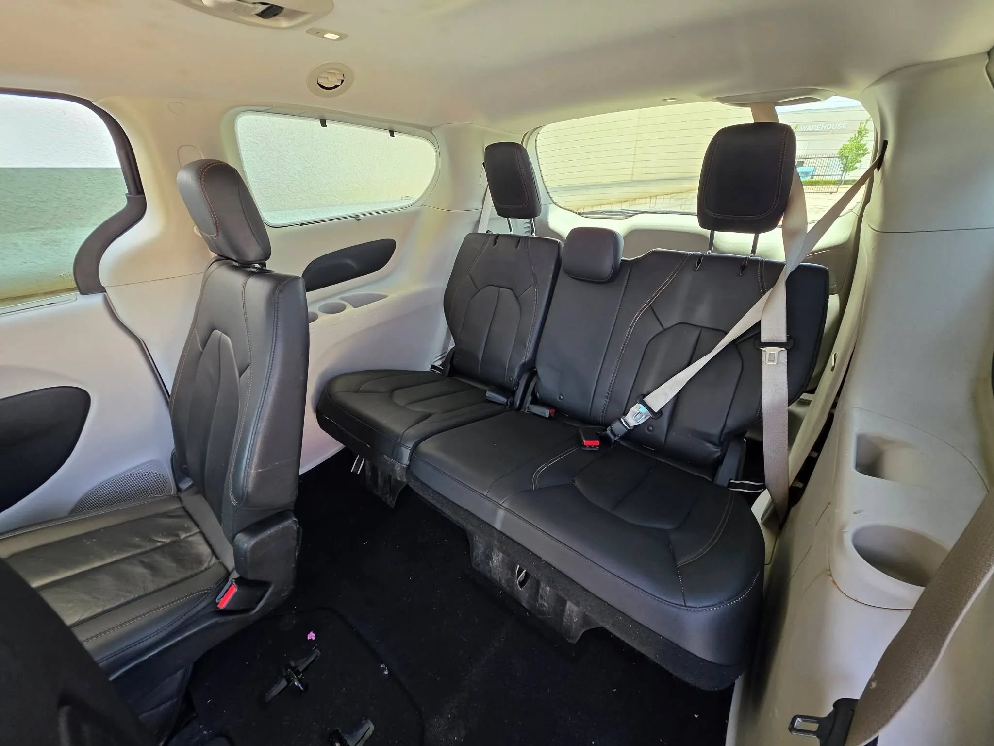 Used 2017 Chrysler Pacifica Touring-L w/ Tire & Wheel Group FWD image 13