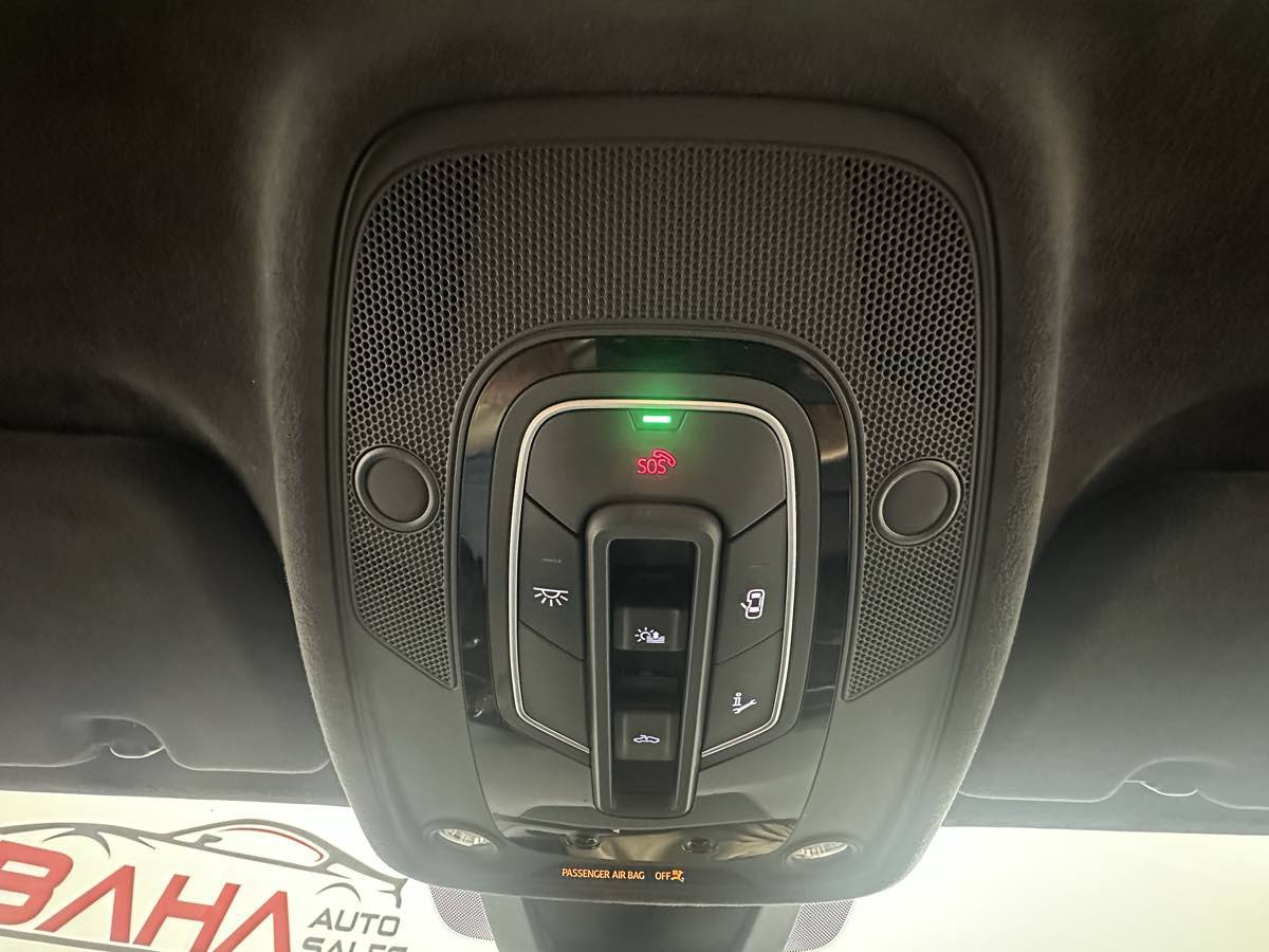 Used 2019 Audi Q8 Prestige AWD/4WD image 44