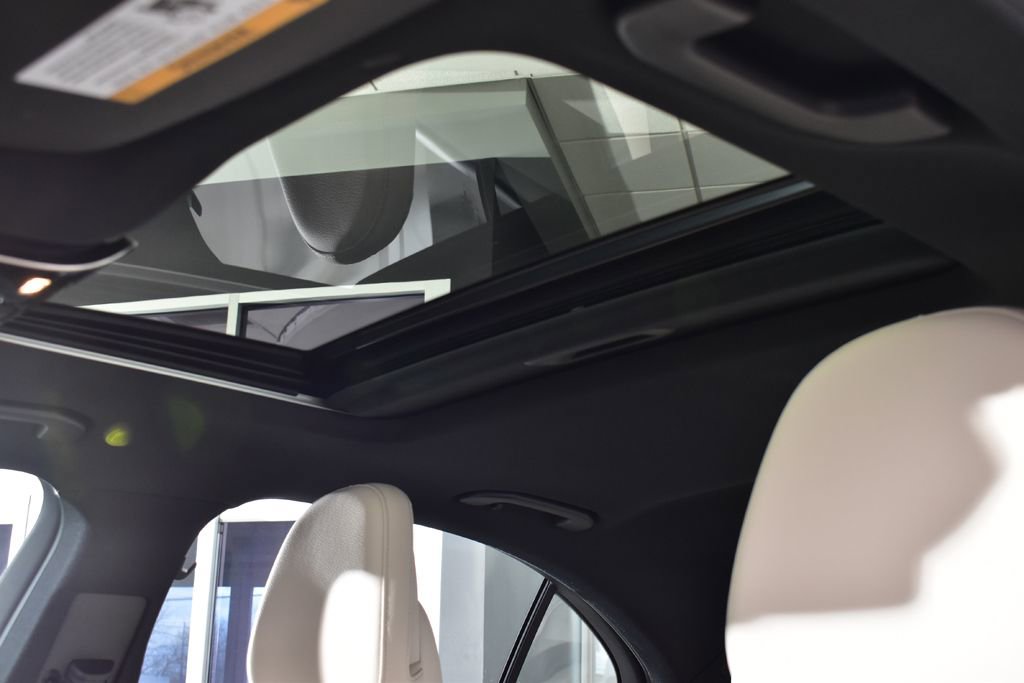 Used 2025 Mercedes-Benz C 300 4MATIC Sedan image 15