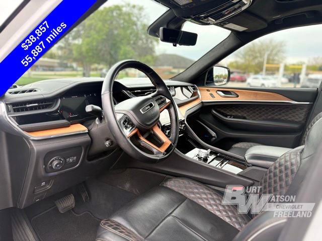 Used 2023 Jeep Grand Cherokee Summit AWD/4WD image 11