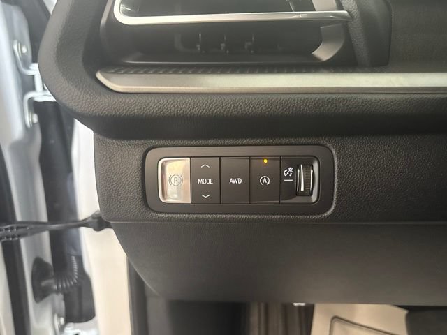 Used 2025 Chevrolet Traverse LT w/ Sun and Wheel Package AWD/4WD image 14