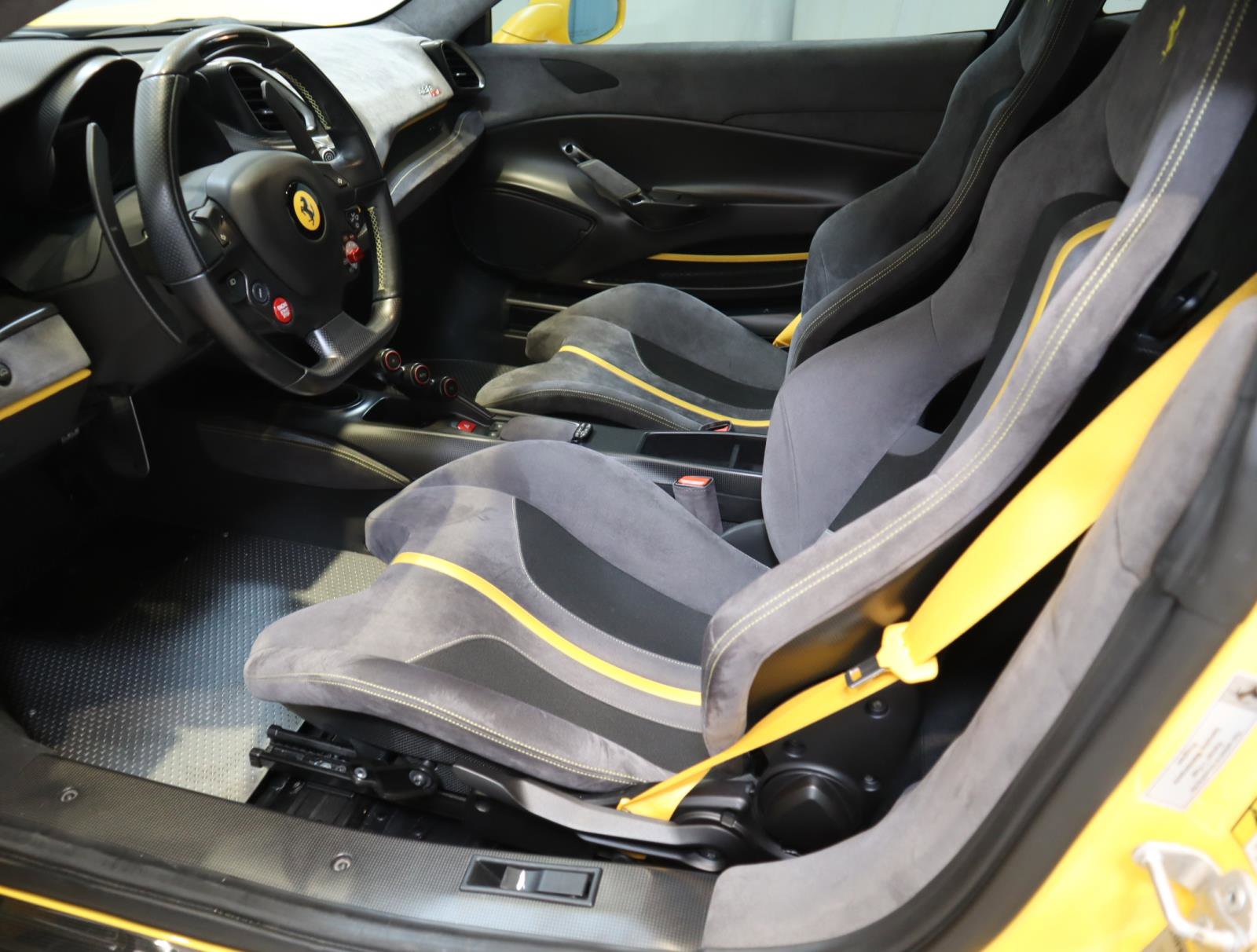 Certified 2019 Ferrari 488 Pista Coupe RWD image 25