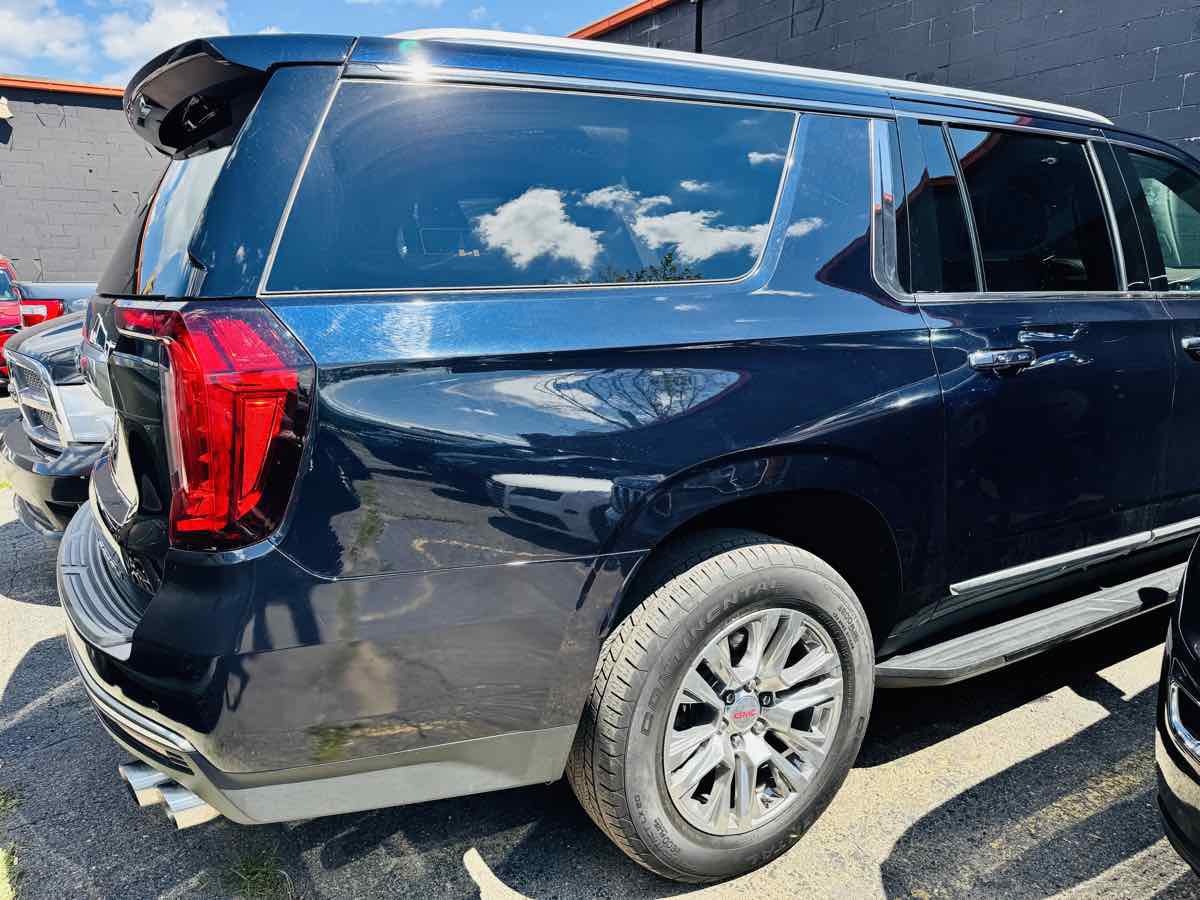 Used 2021 GMC Yukon XL Denali w/ Advanced Technology Package AWD/4WD image 6