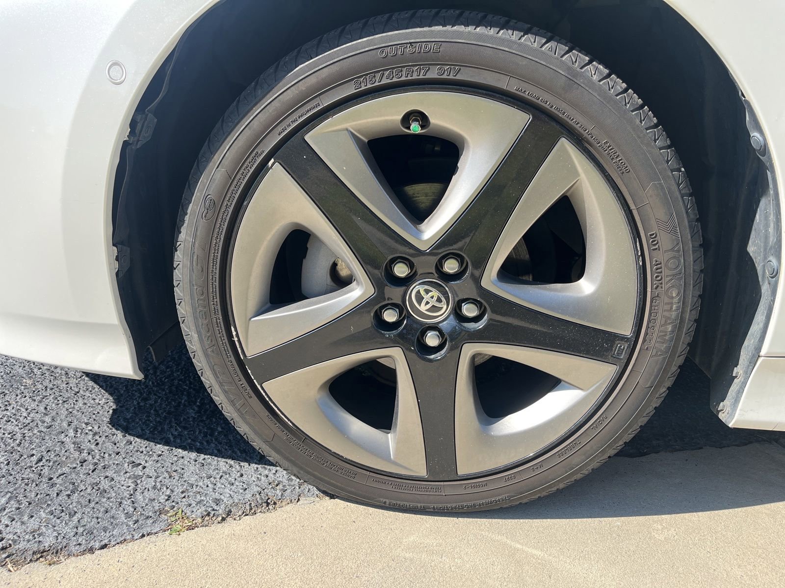 Used 2019 Toyota Prius Limited FWD image 7