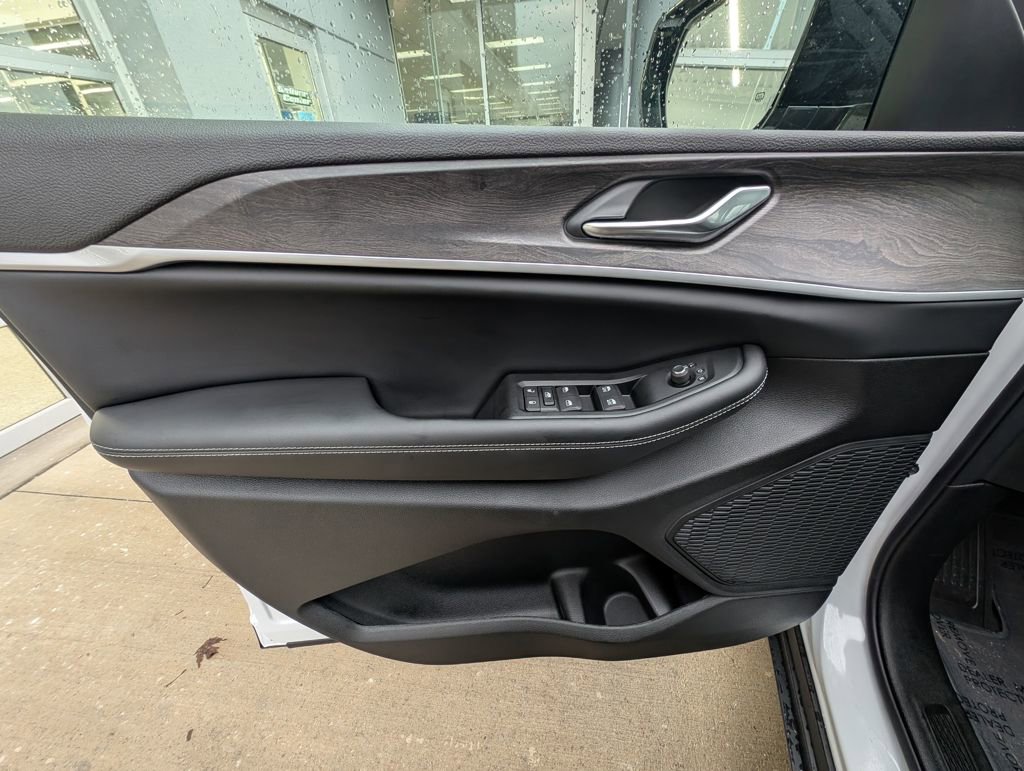 New 2026 Jeep Grand Cherokee Altitude image 36