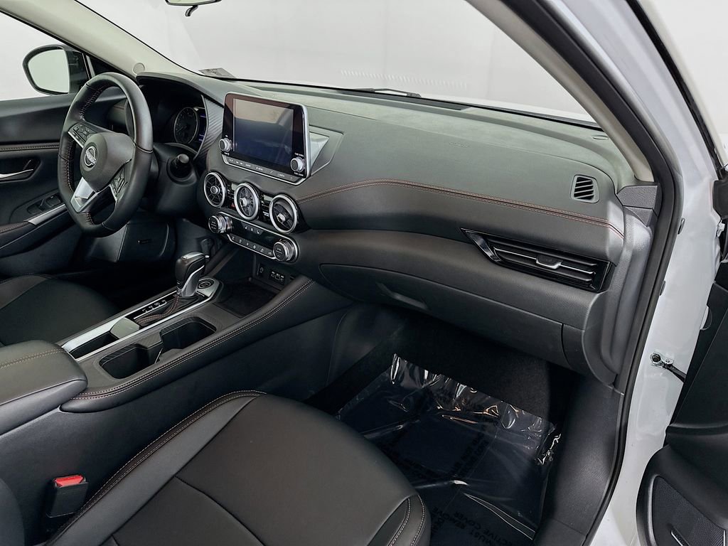 Certified 2025 Nissan Sentra SR w/ SR Premium Package image 37