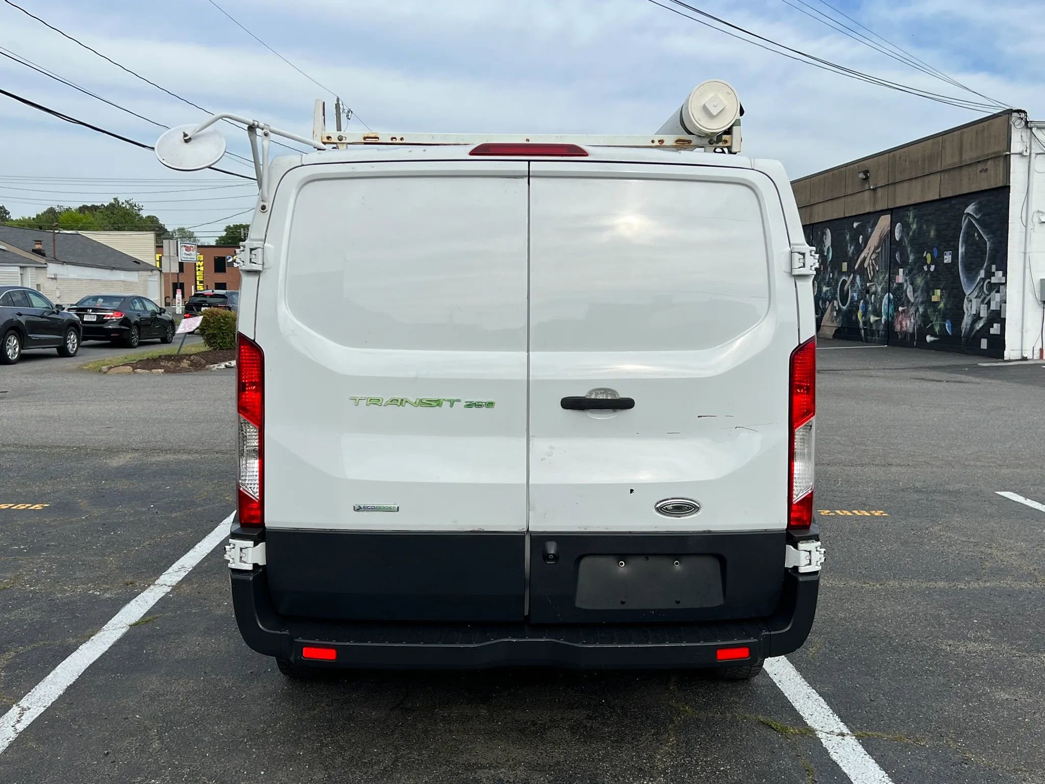 Used 2015 Ford Transit 250 130 Low Roof w/ Exterior Upgrade Package RWD image 16