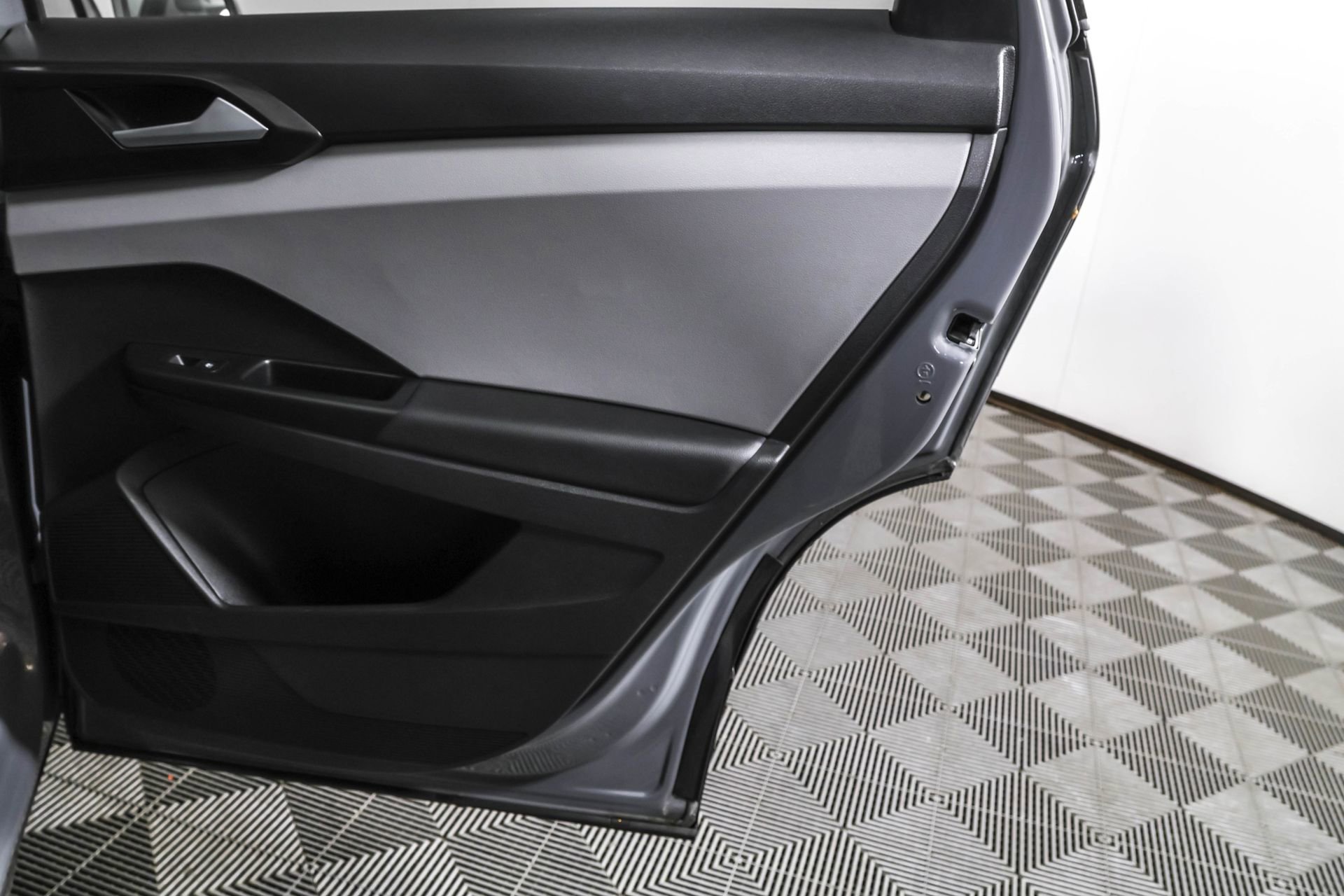 Used 2022 Volkswagen Taos SEL image 41