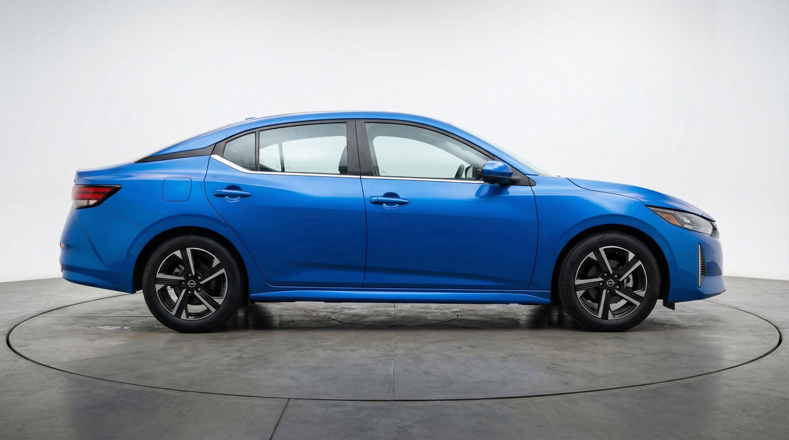 Used 2025 Nissan Sentra SV image 11