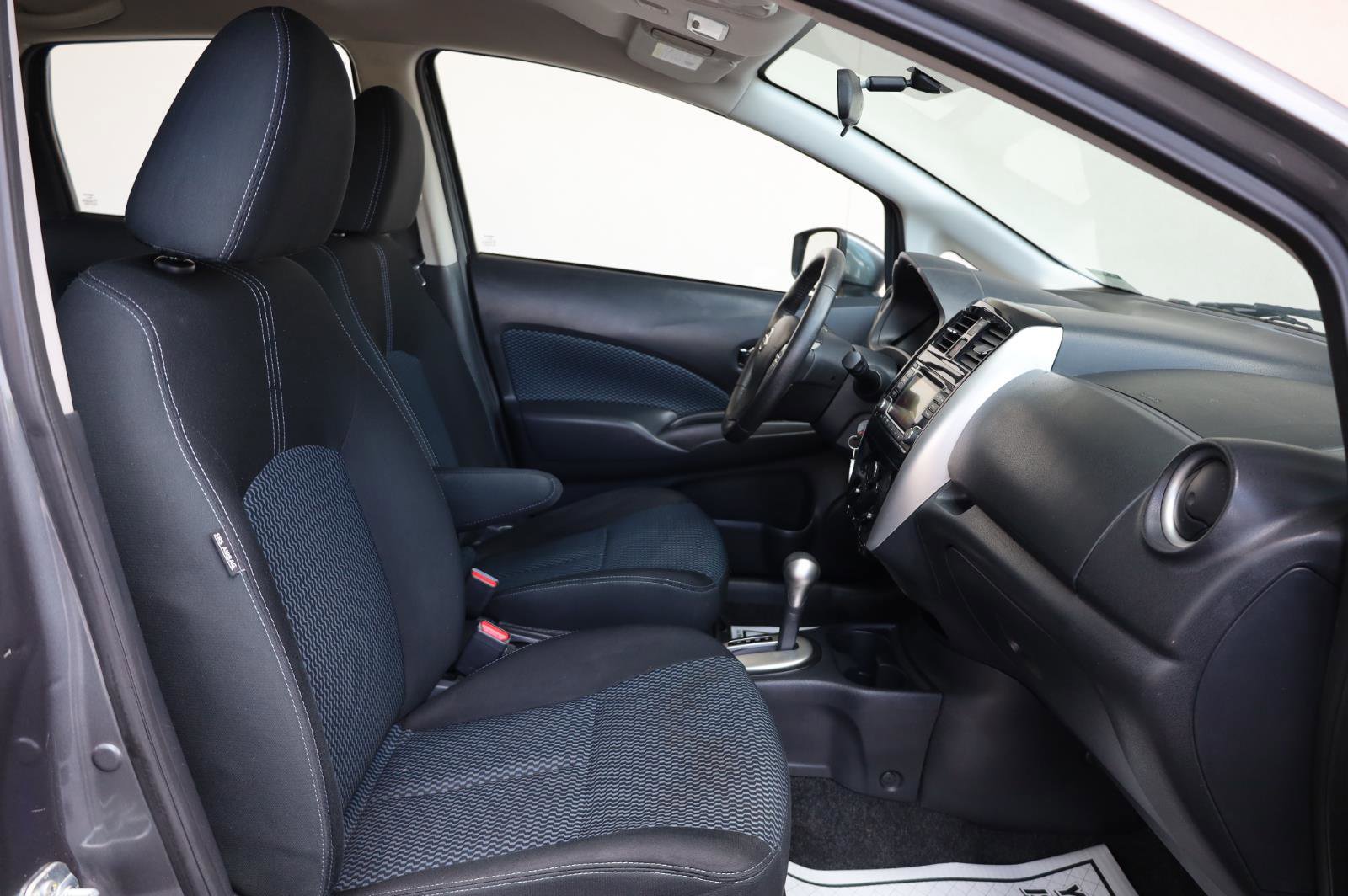 Used 2016 Nissan Versa Note SV FWD image 24