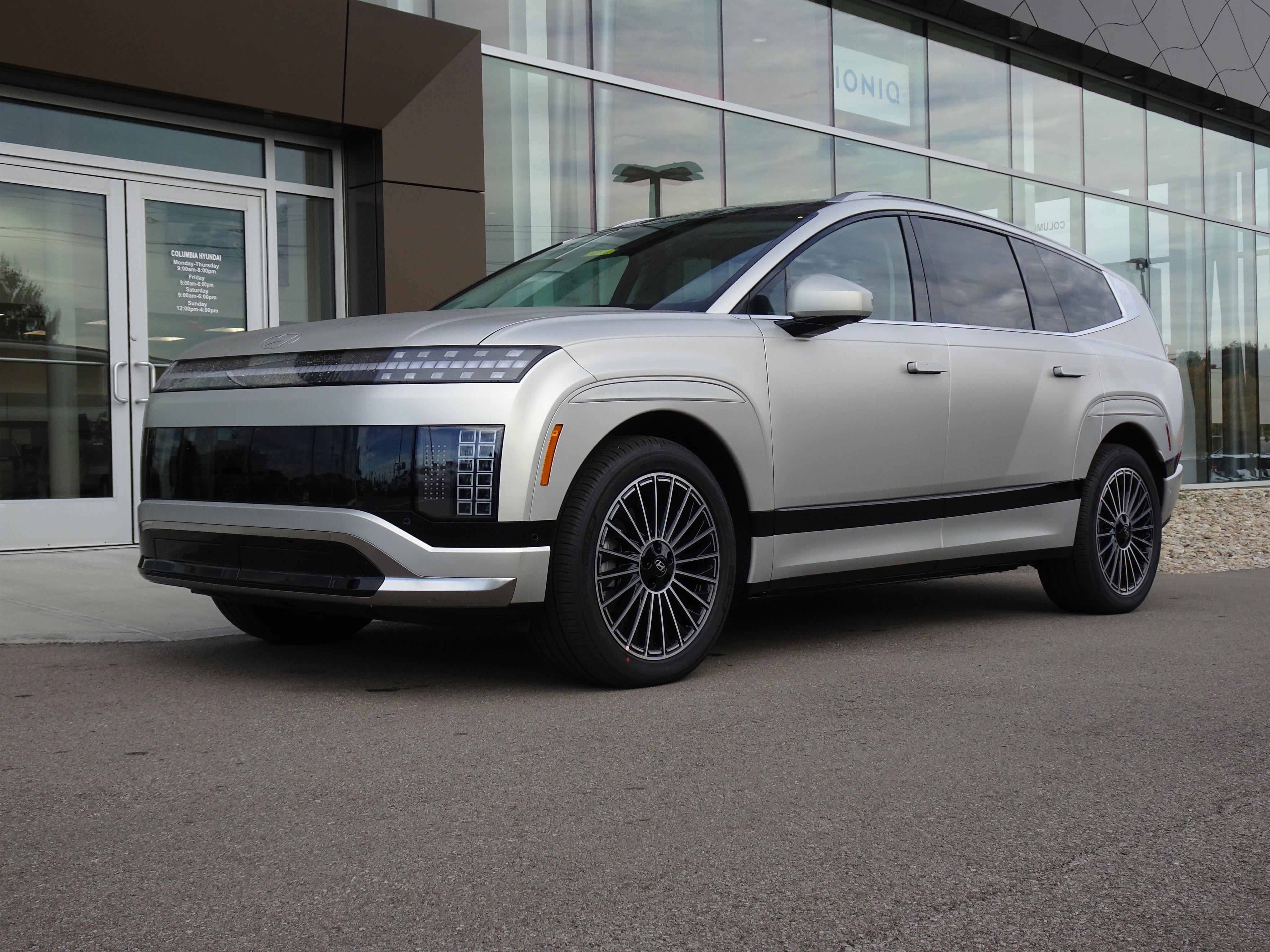 New 2026 Hyundai Ioniq 9 Calligraphy image 1