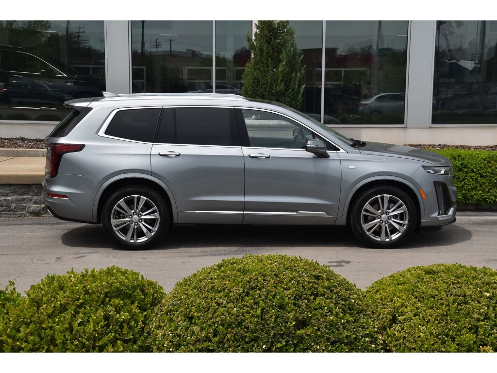Certified 2024 Cadillac XT6 Premium Luxury FWD image 3