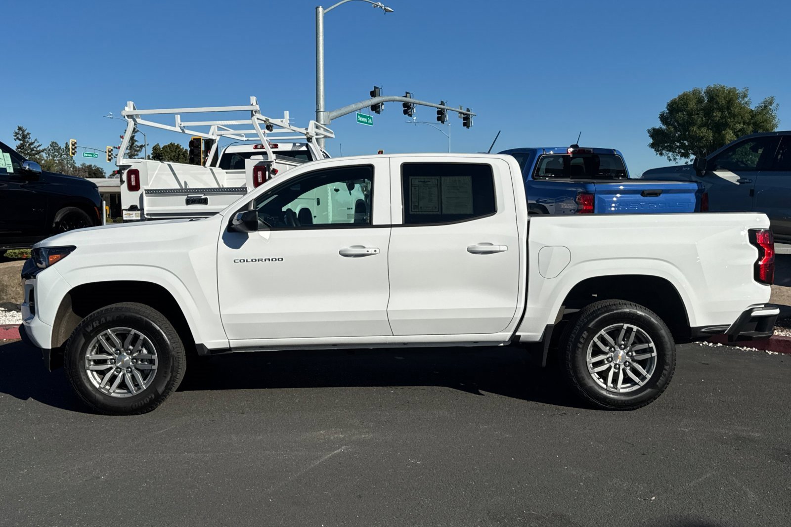 Used 2026 Chevrolet Colorado LT image 8