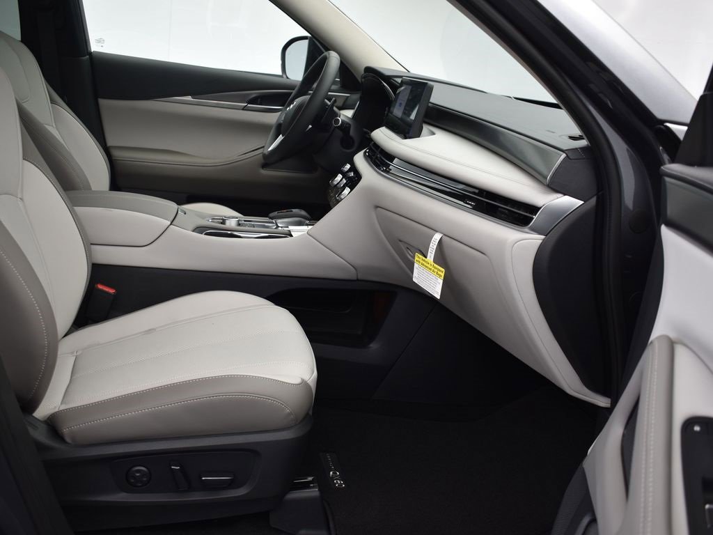 Certified 2026 INFINITI QX60 Pure w/ Cargo Package image 22