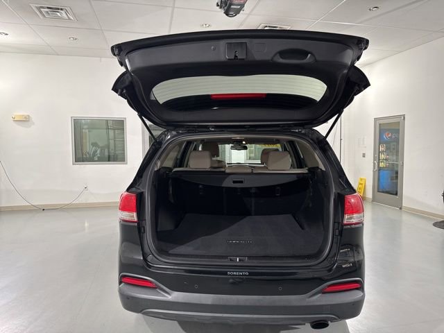 Used 2017 Kia Sorento LX w/ LX Convenience Package image 13
