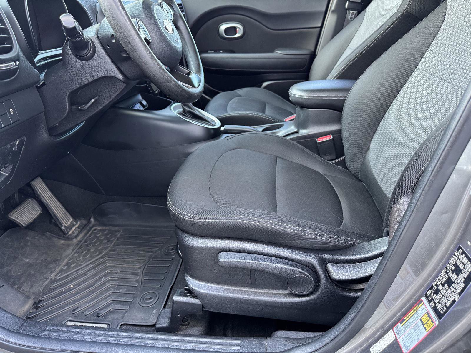 Used 2018 Kia Soul + FWD image 15