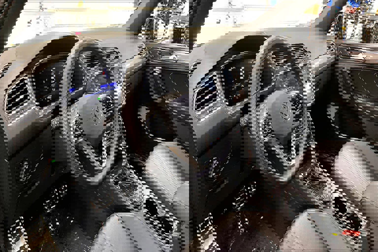 Used 2024 Volkswagen Tiguan SE R-Line image 17