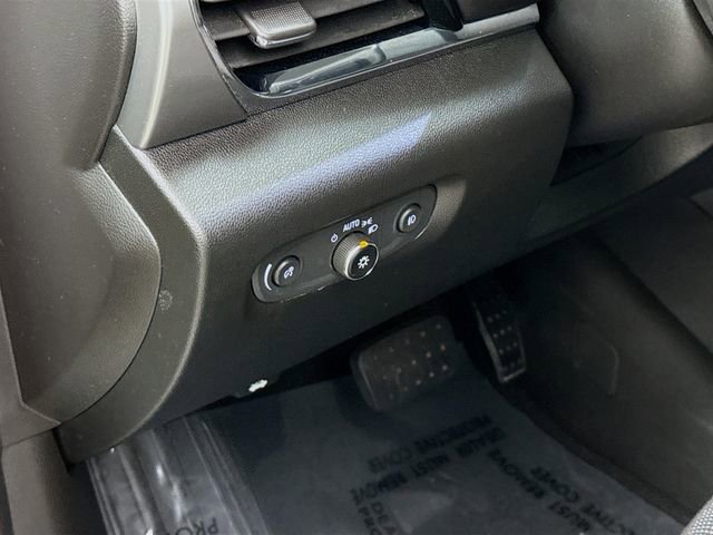 Used 2018 Chevrolet Traverse LT image 11