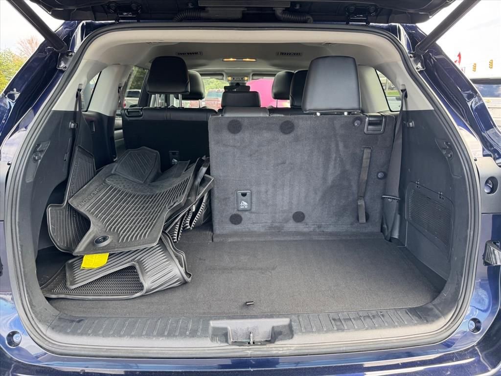 Used 2023 Toyota Highlander XLE image 10