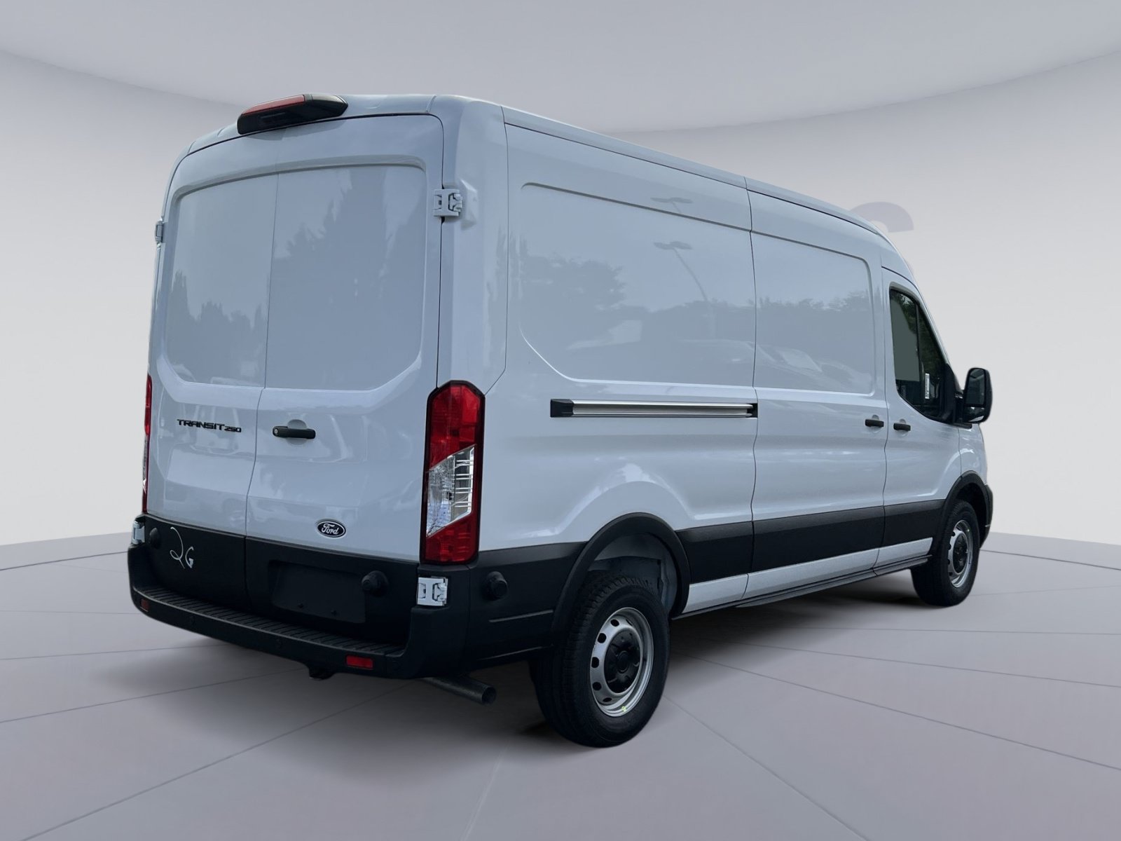 New 2026 Ford Transit 250 148 Medium Roof w/ Load Area Protection Package RWD image 16