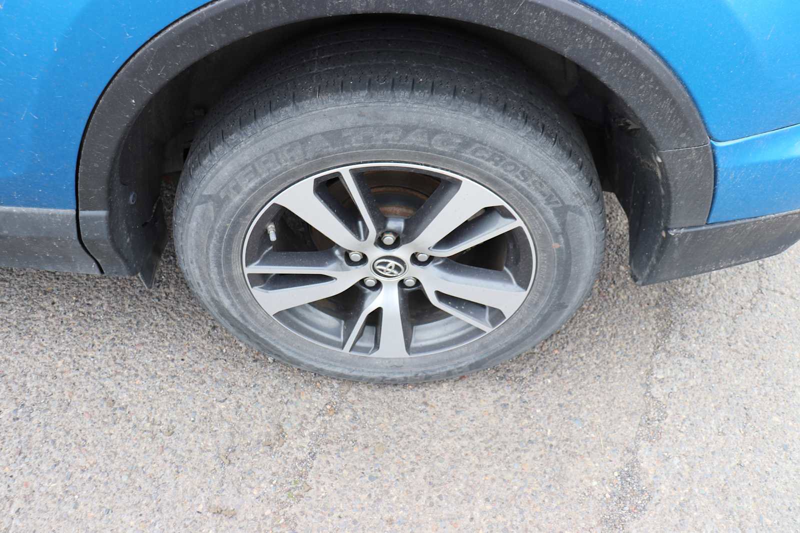 Certified 2016 Toyota RAV4 XLE AWD/4WD image 9