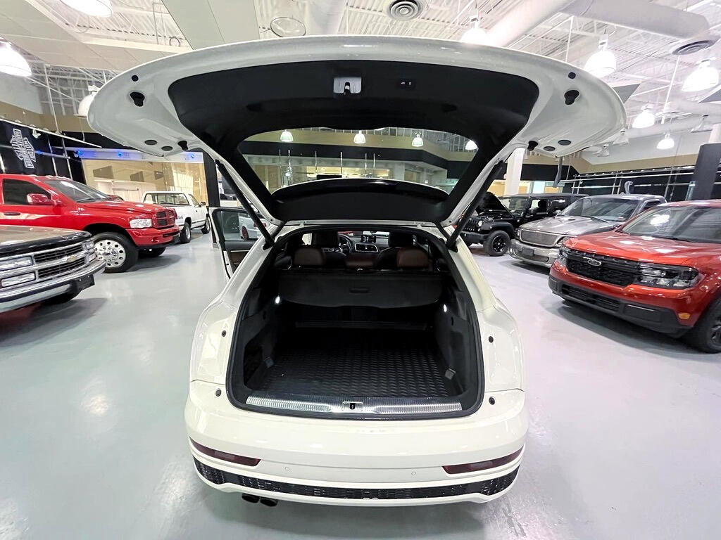 Used 2017 Audi Q3 2.0T Prestige w/ Prestige Package image 8