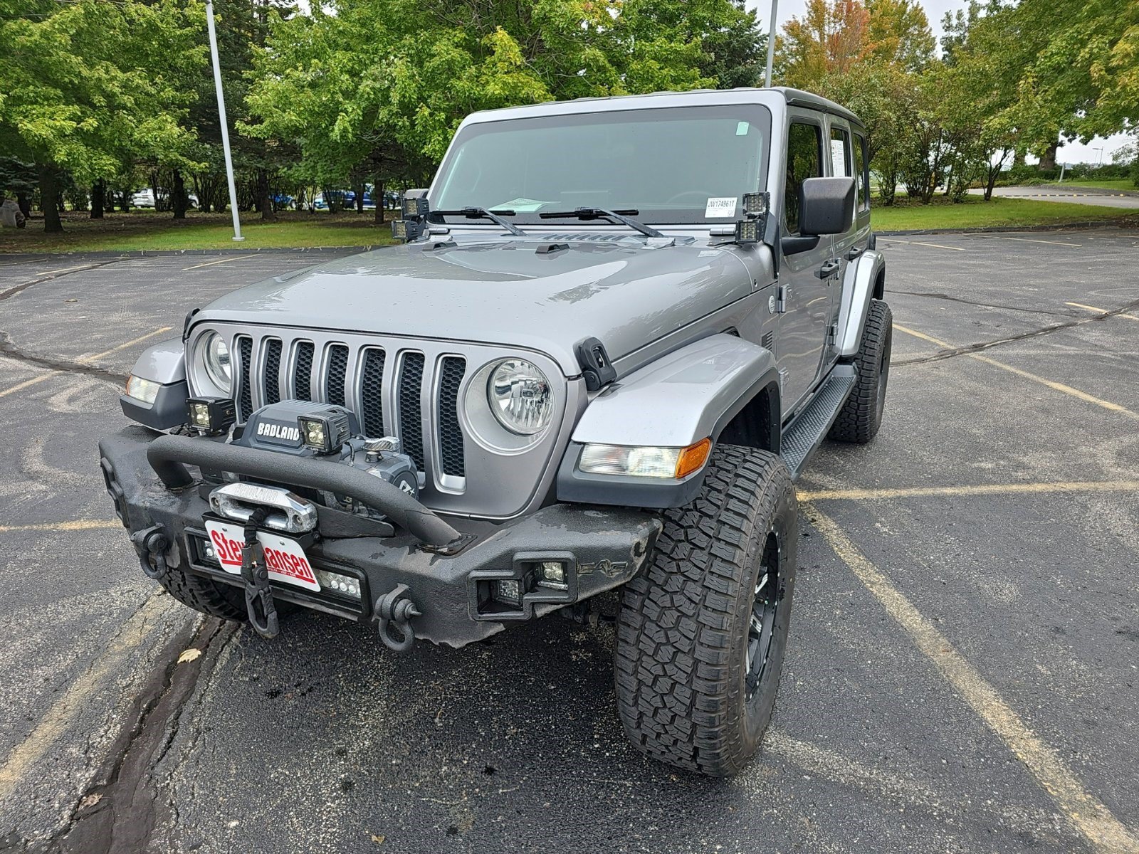 Used 2018 Jeep Wrangler Unlimited Sahara w/ Cold Weather Group AWD/4WD image 2