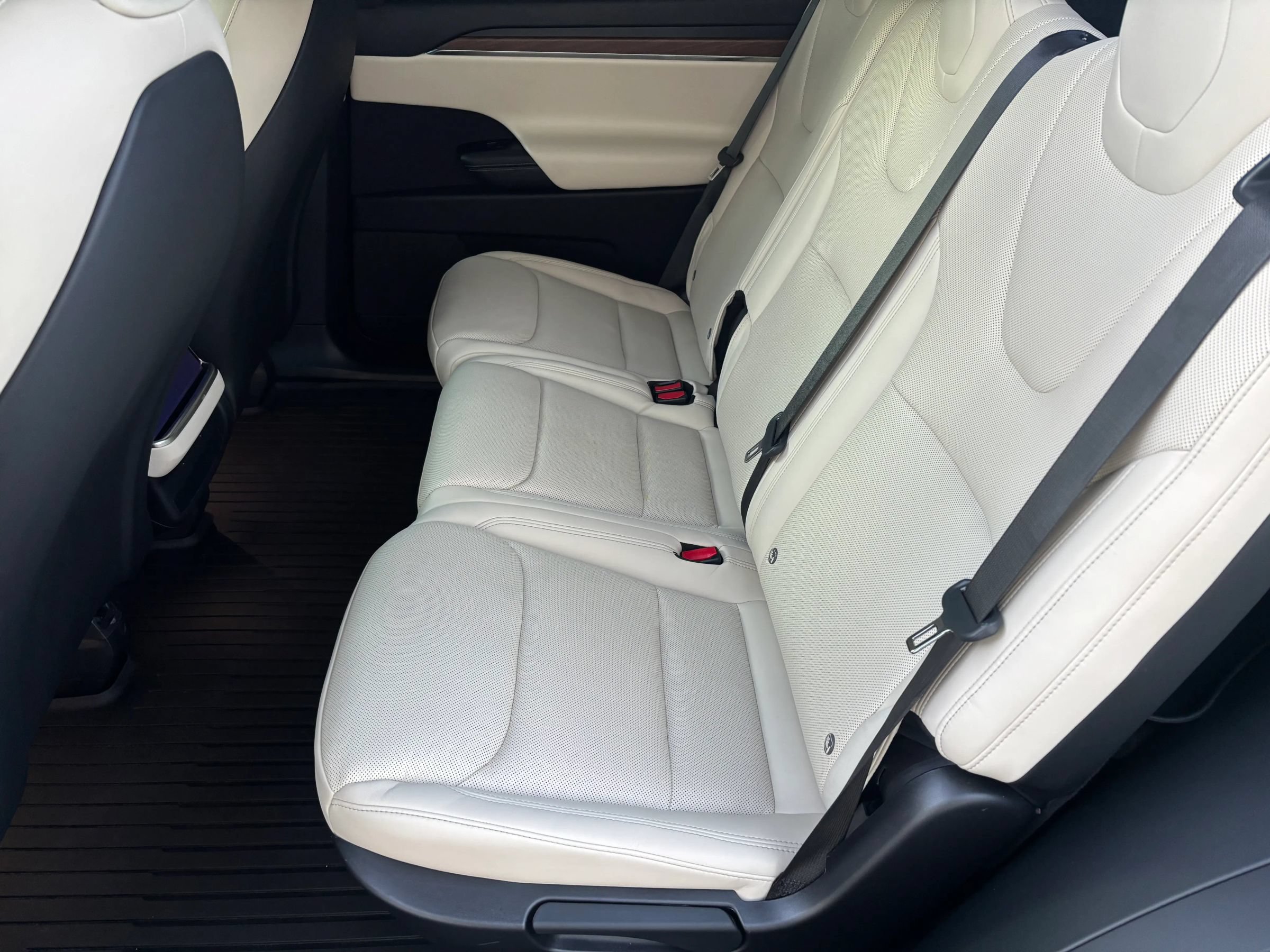 Used 2023 Tesla Model X AWD/4WD image 13