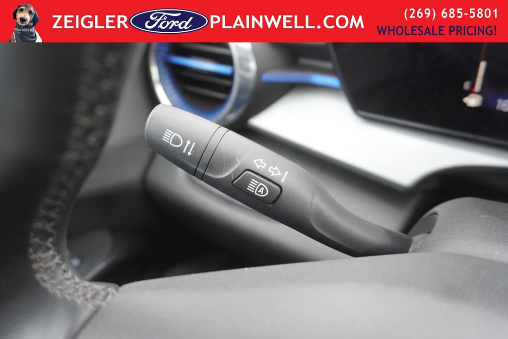 Used 2025 Chevrolet Trax LT w/ LT Convenience Package image 24