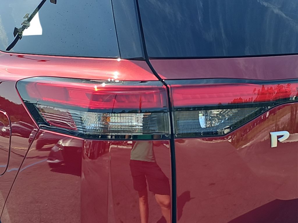 Used 2025 Nissan Pathfinder SL FWD image 34