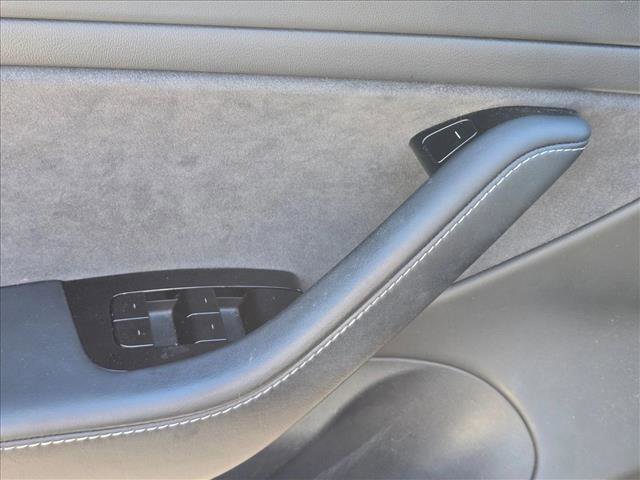Used 2020 Tesla Model 3 Performance image 8