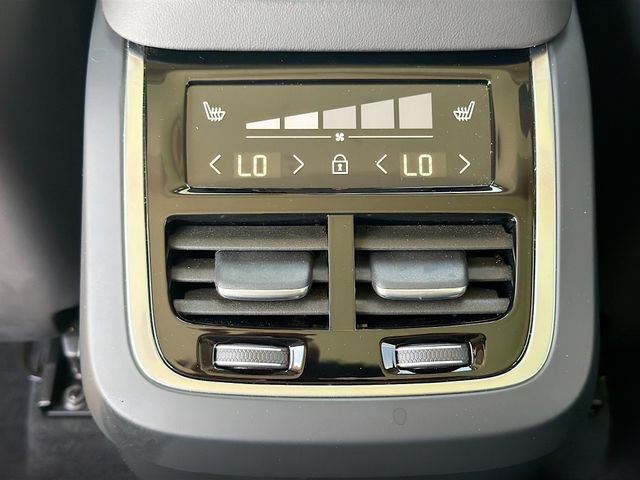 Used 2024 Volvo XC90 B6 Plus AWD/4WD image 20