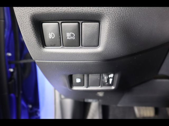Used 2019 Toyota C-HR LE FWD image 19