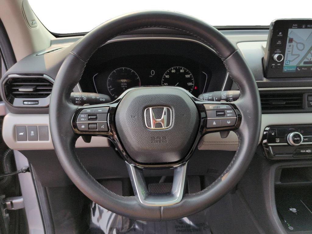 Used 2024 Honda Pilot Touring image 12
