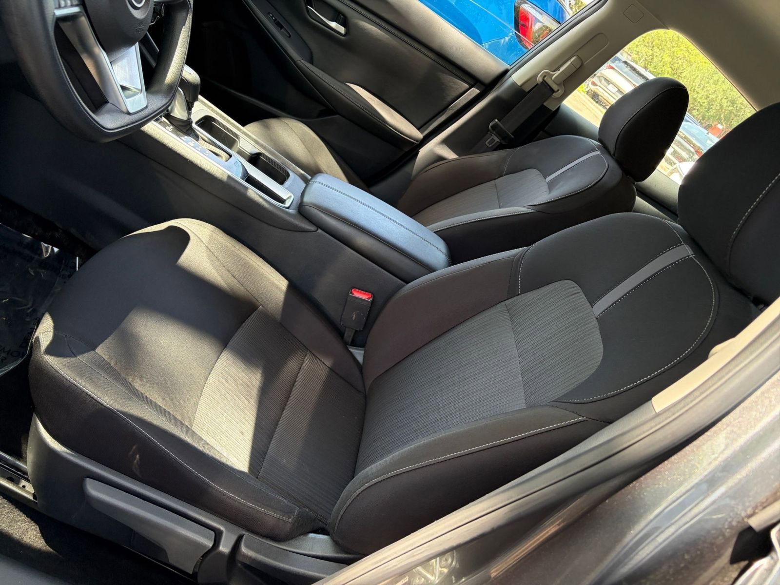 Used 2025 Nissan Sentra SV FWD image 35