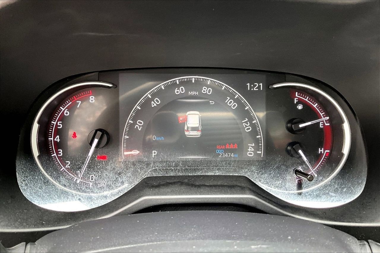 Used 2024 Toyota RAV4 LE FWD image 12