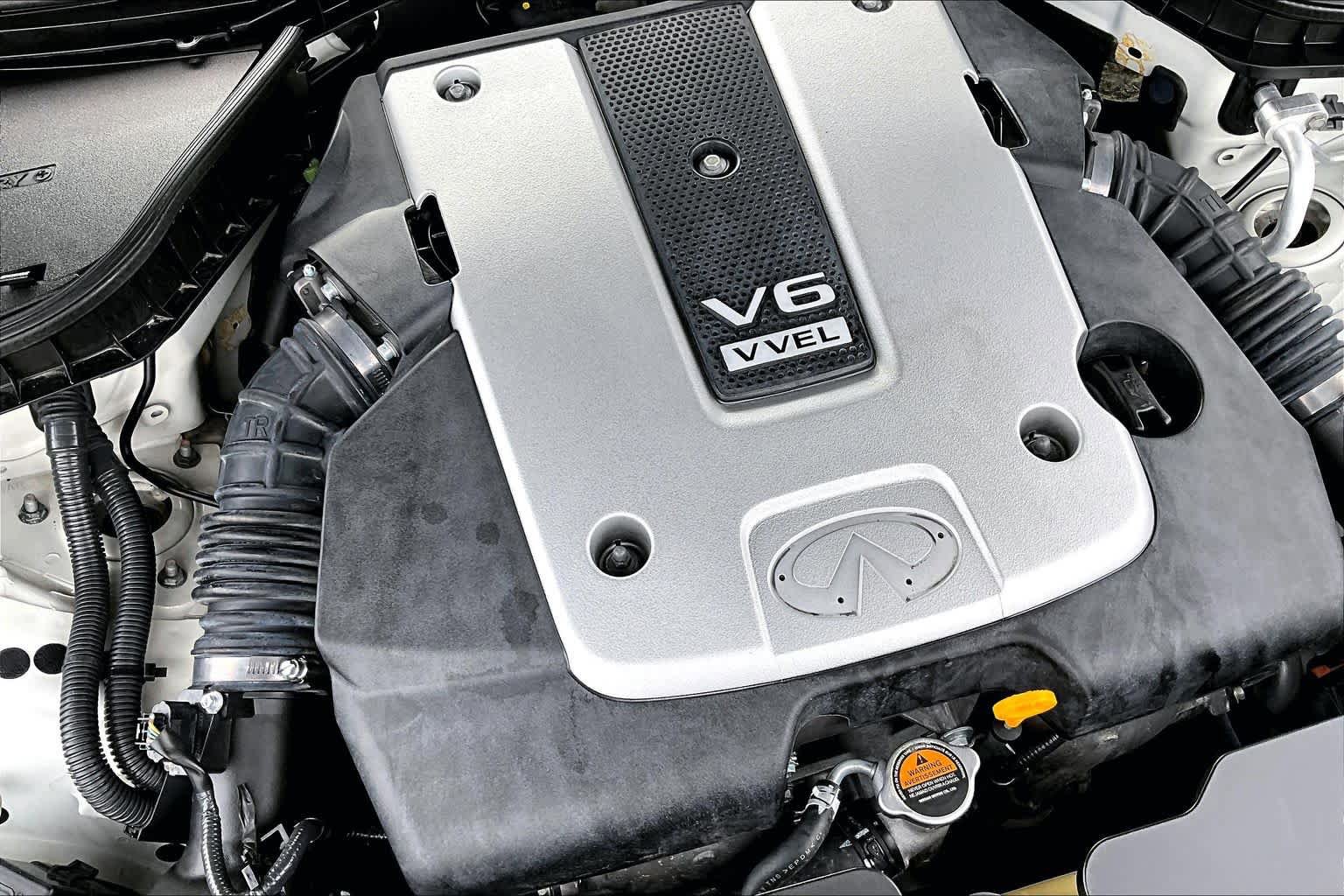 Used 2014 INFINITI Q50 w/ Technology Package RWD image 37