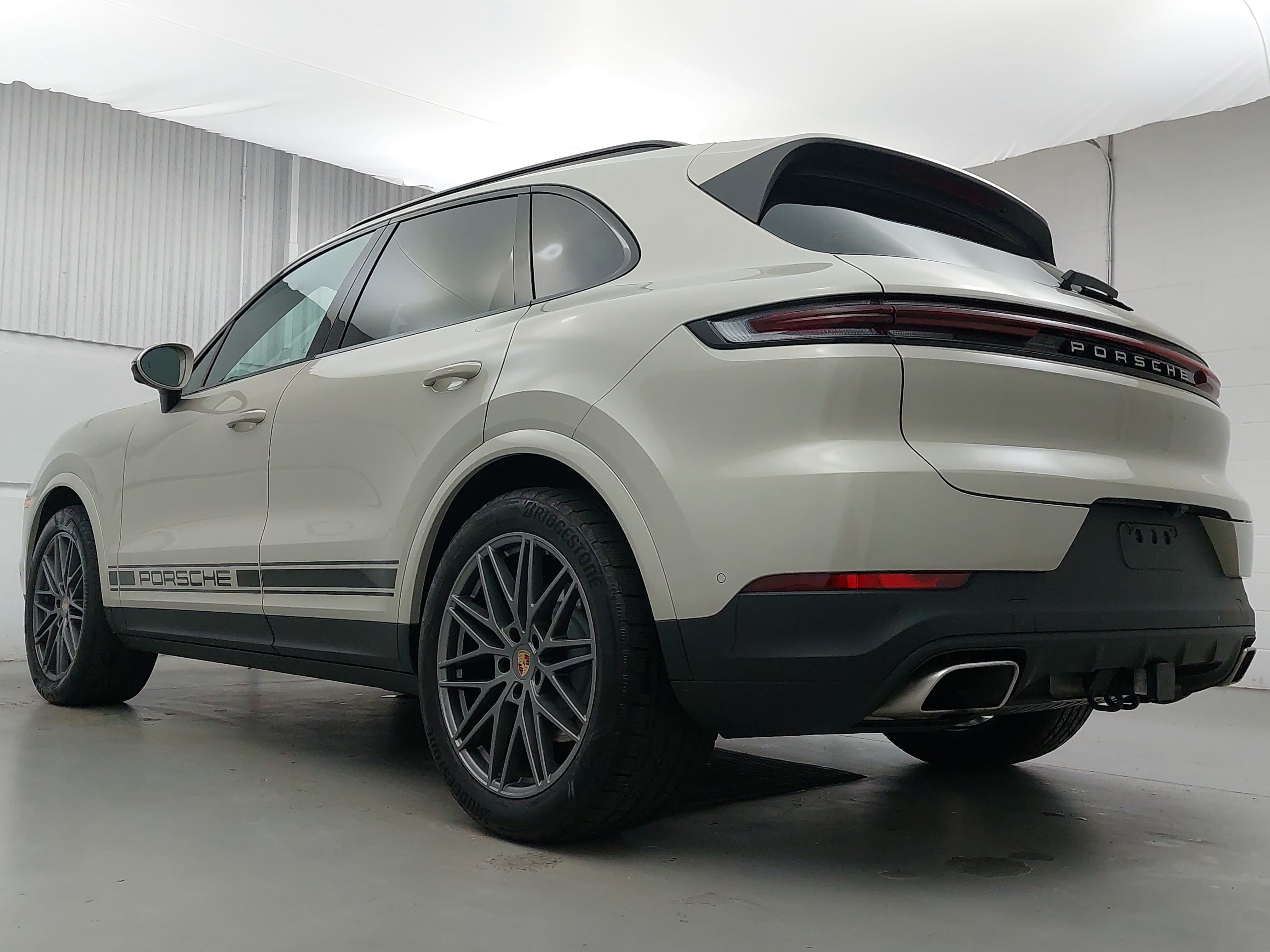 Certified 2026 Porsche Cayenne AWD/4WD image 3