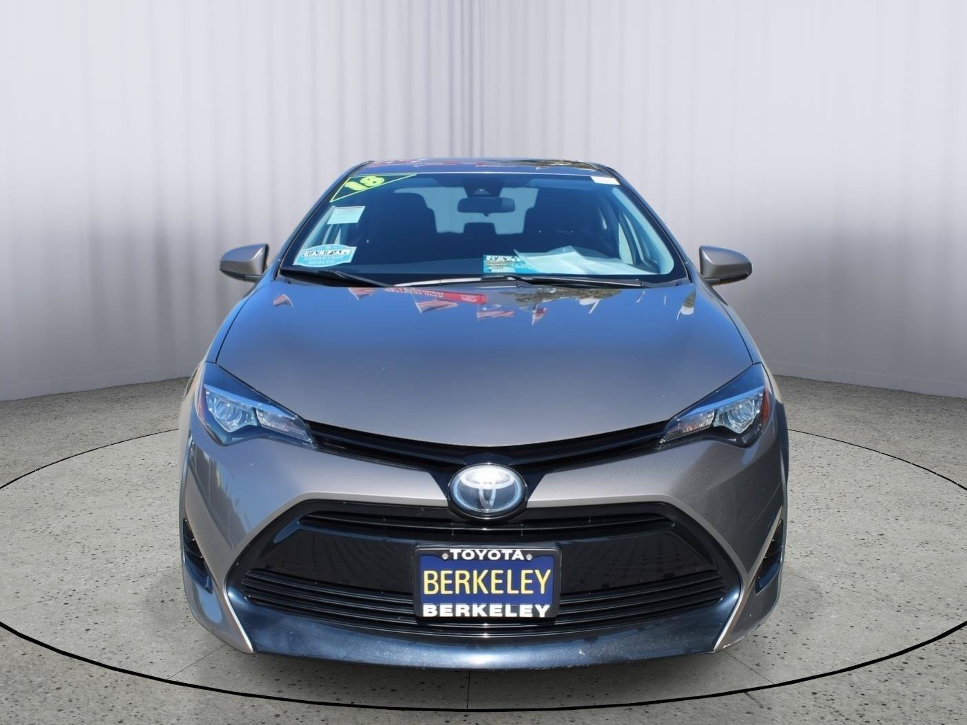 Used 2018 Toyota Corolla LE FWD image 3